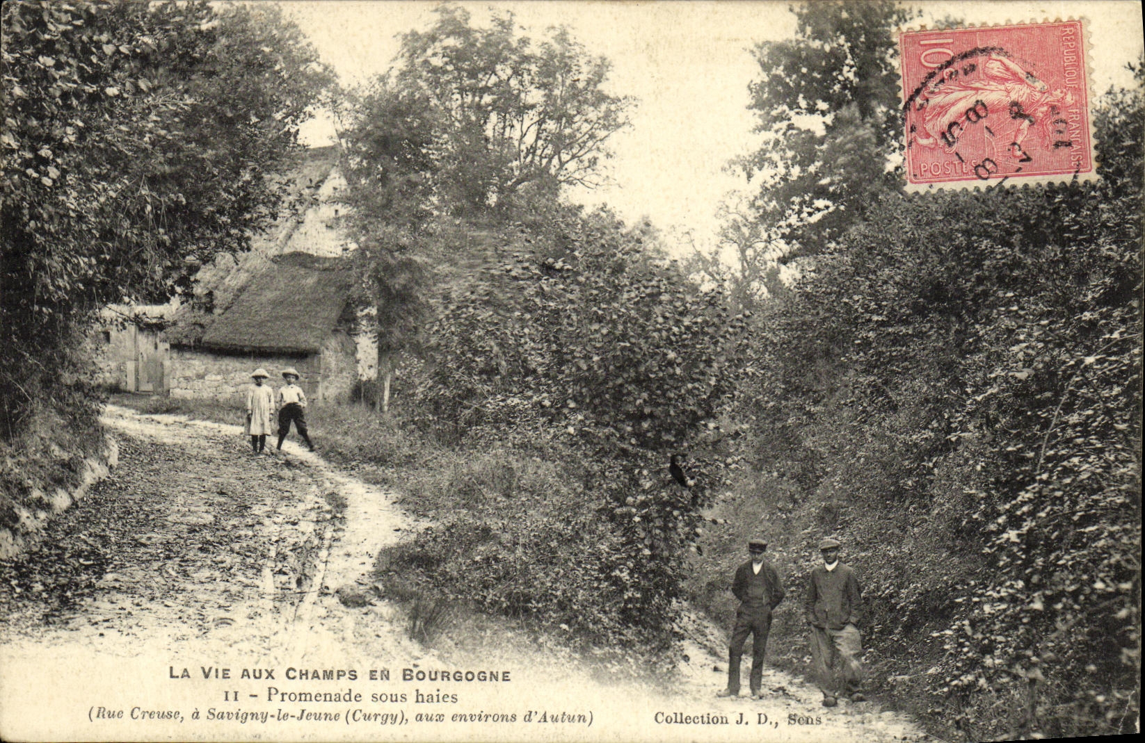 Promenade unter Hecken — Rue Creuse, in Savigny-le-Jeune (Curgy), in der Nähe von Autun — Sammlung J. D., Sens