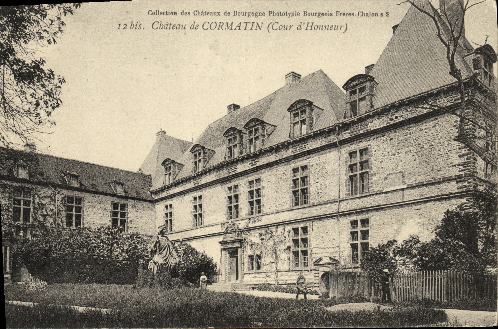 CPA Chateau de Cormatin Cour d honneur