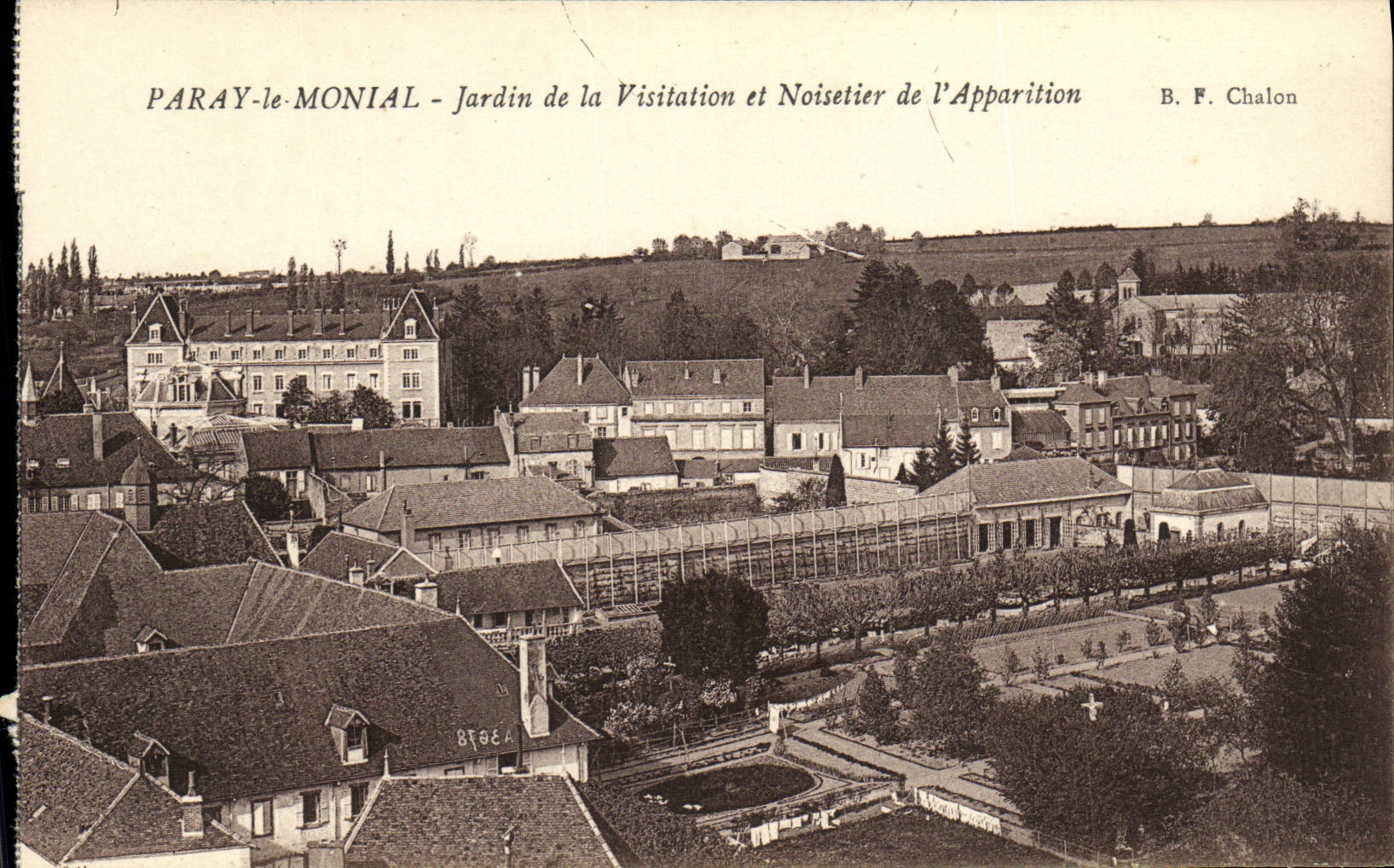 CPA Paray le Monial Jardin de la Visitation et Noisetier de L Apparition