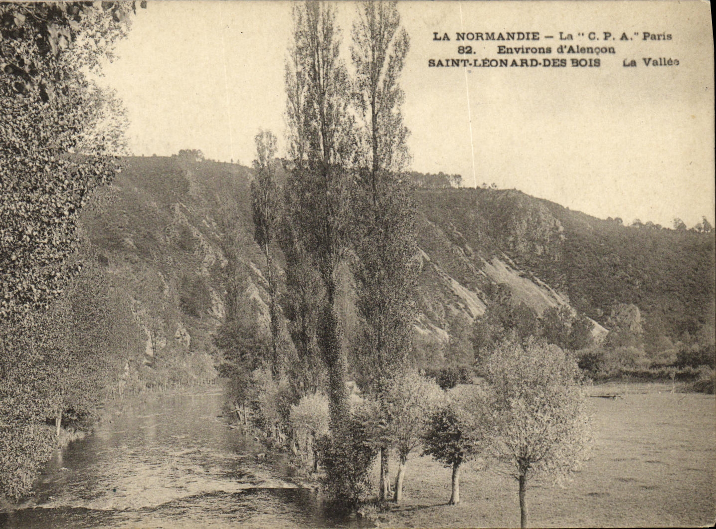Saint-Léonard-des-Bois — La Vallée — La C.P.A. Paris, n°82