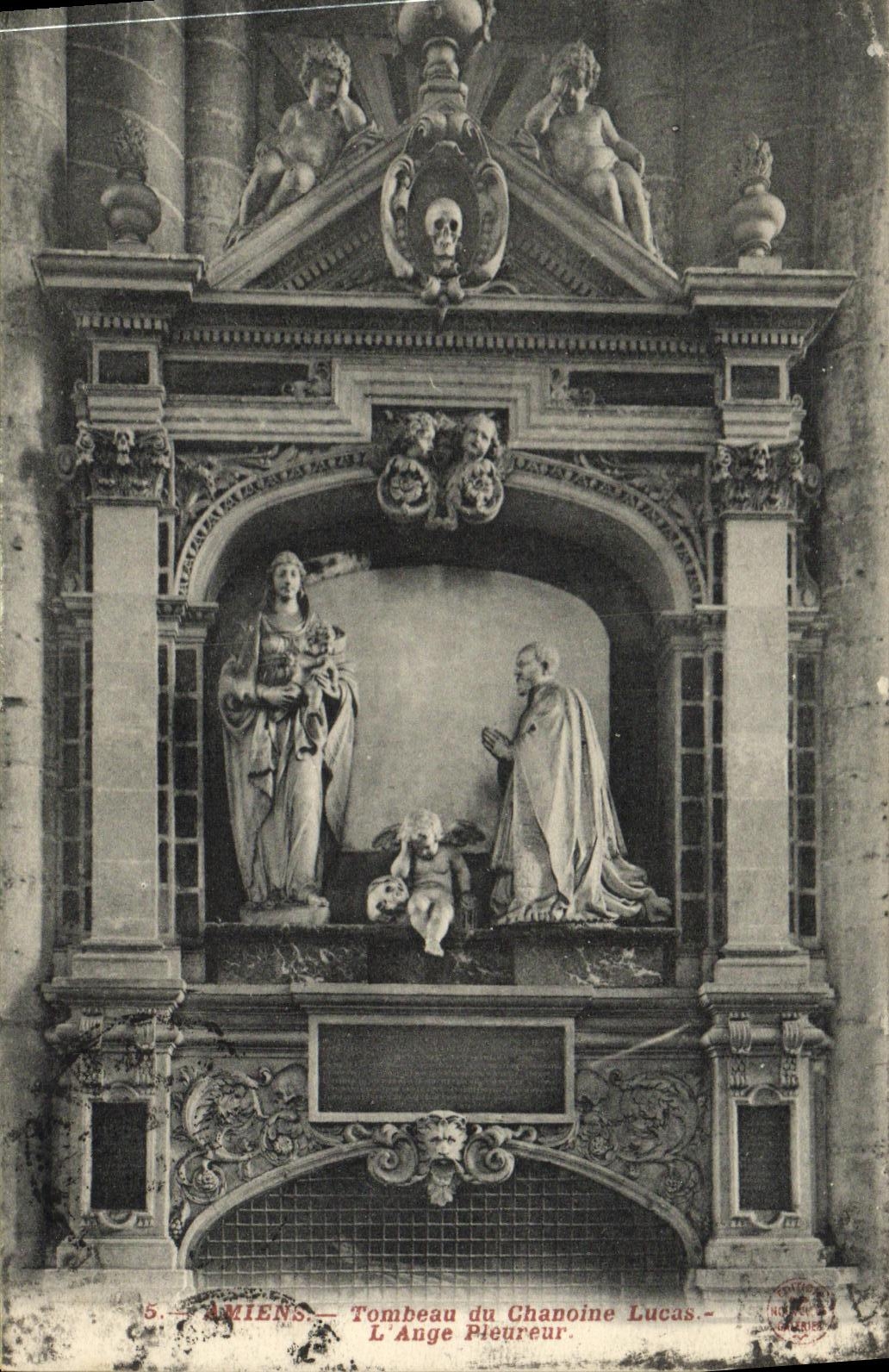 CPA Amiens Tombeau du Chanoine Lucas L Ange Pleureur