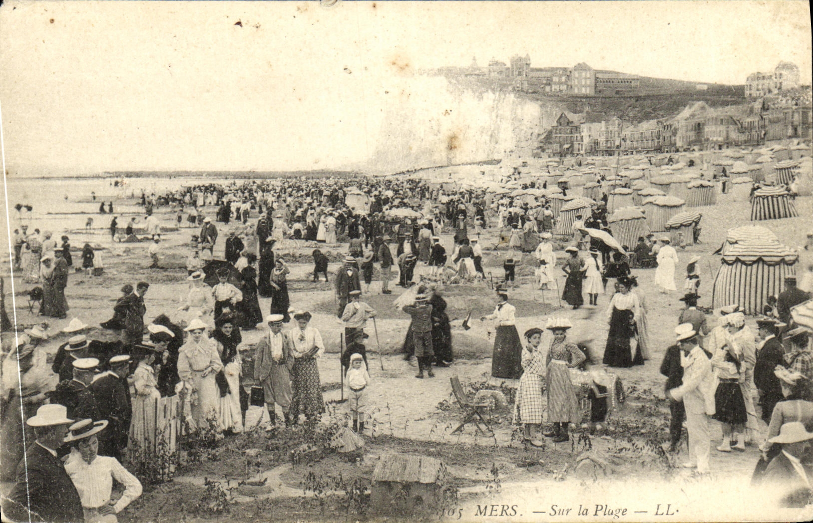 CPA Mers sur la Plage