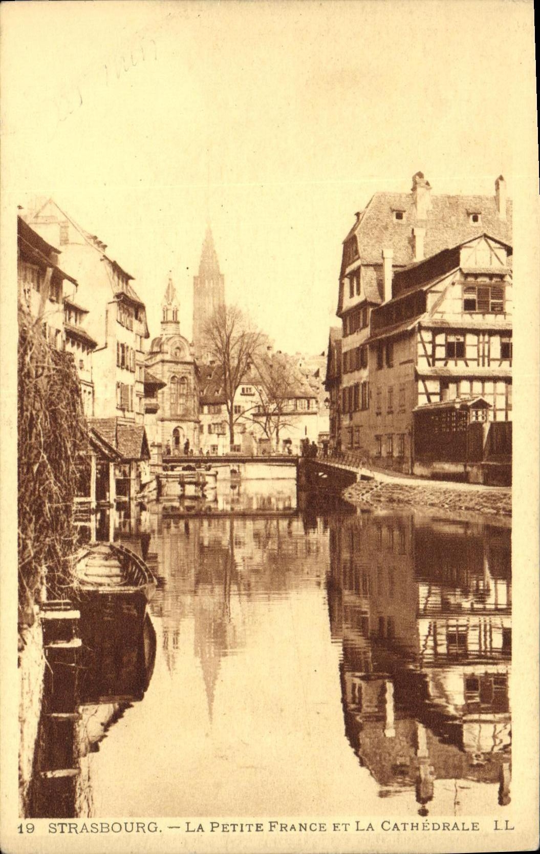 CPA Strasbourg La Petite France et La Cathedrale