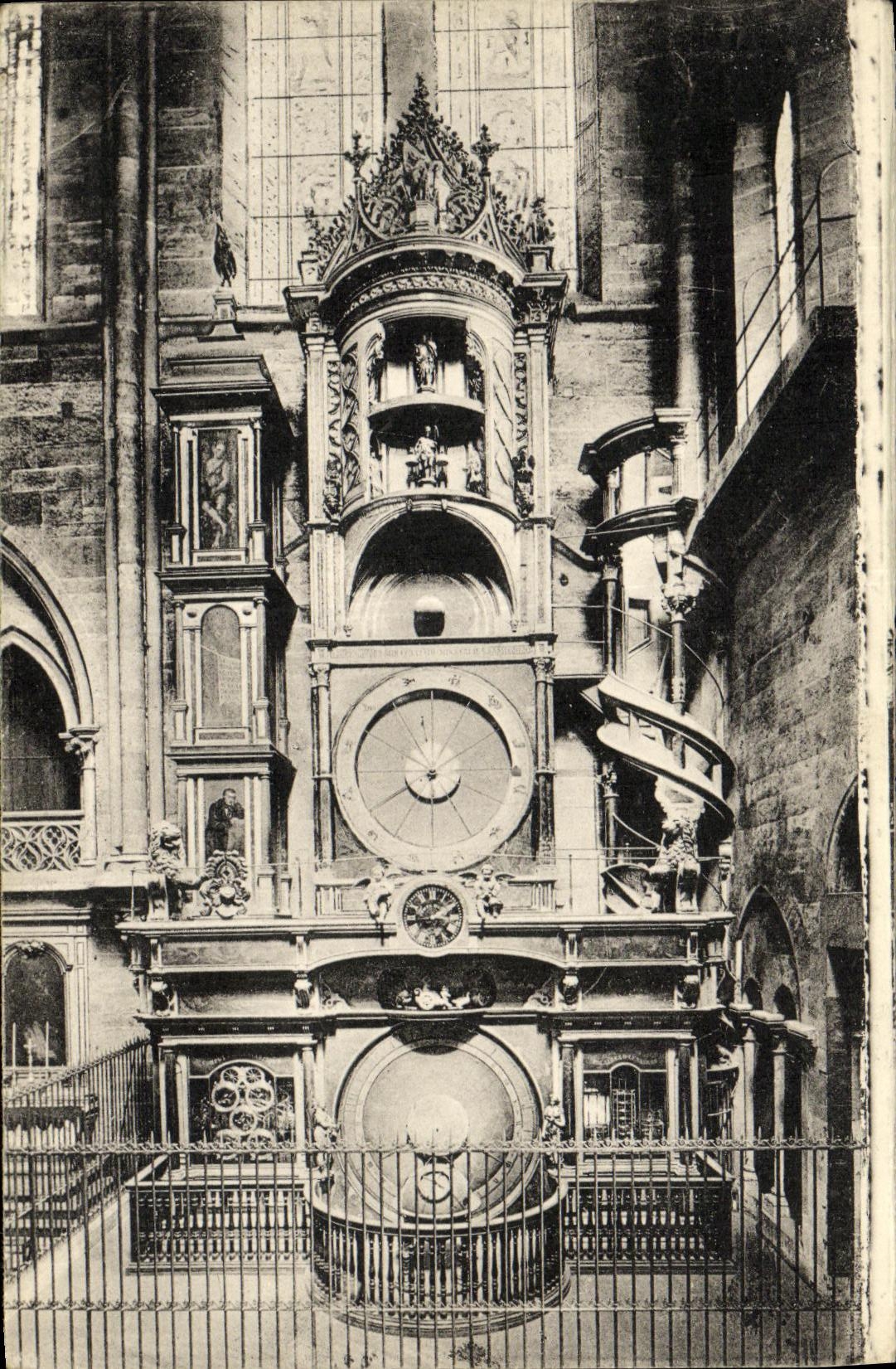 CPA Strasbourg Cathedrale L horloge astronomique