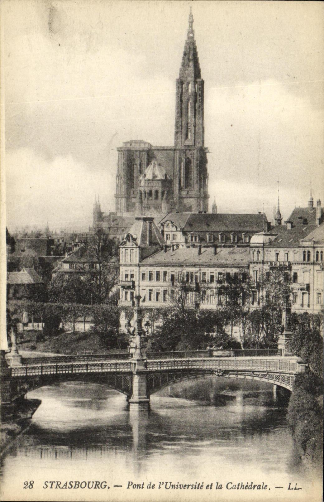 CPA Strasbourg Pont de l Universite et la Cathedrale