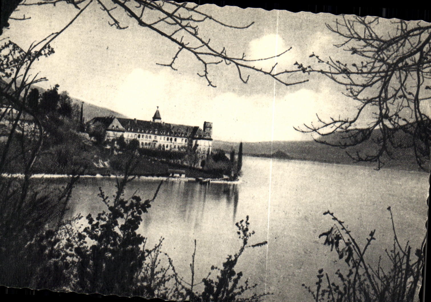 CPA Savoie Pittoresque L Abbaye D Hautecombe et le Lac du Bourget