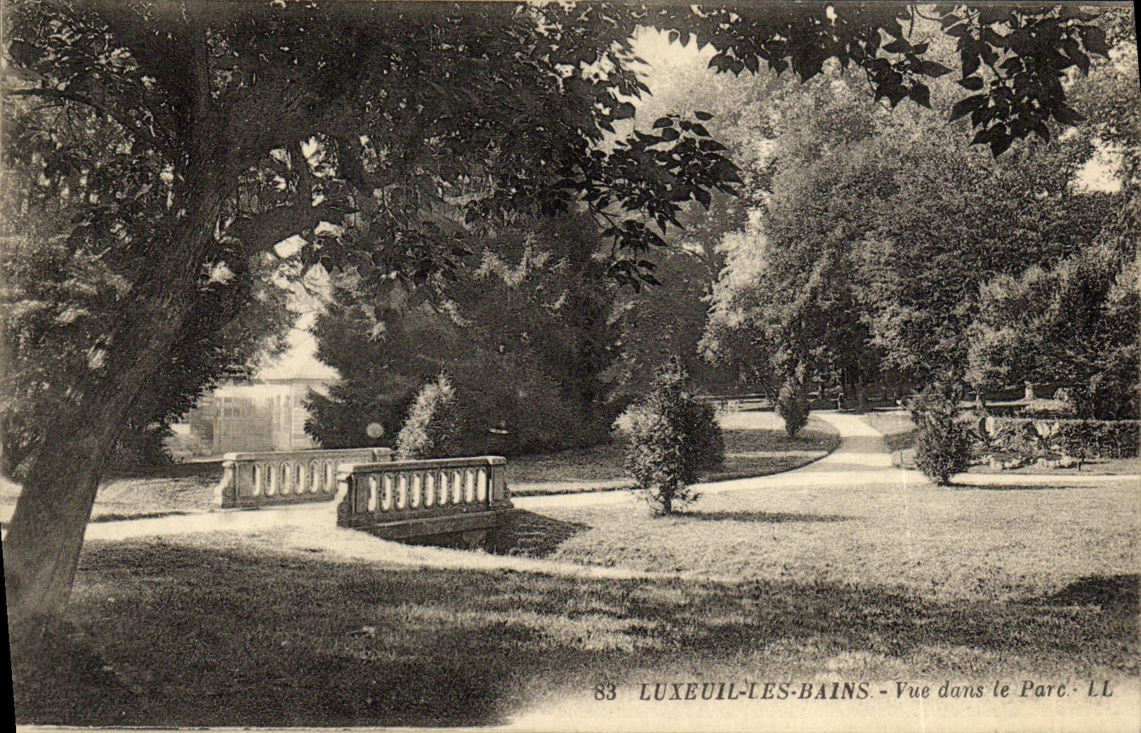 CPA Luxeuil Les Bains Vue Dans le Parc