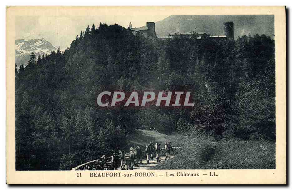 CPA Beaufort sur Doron Les Chateaux Chasseurs alpins Militaria