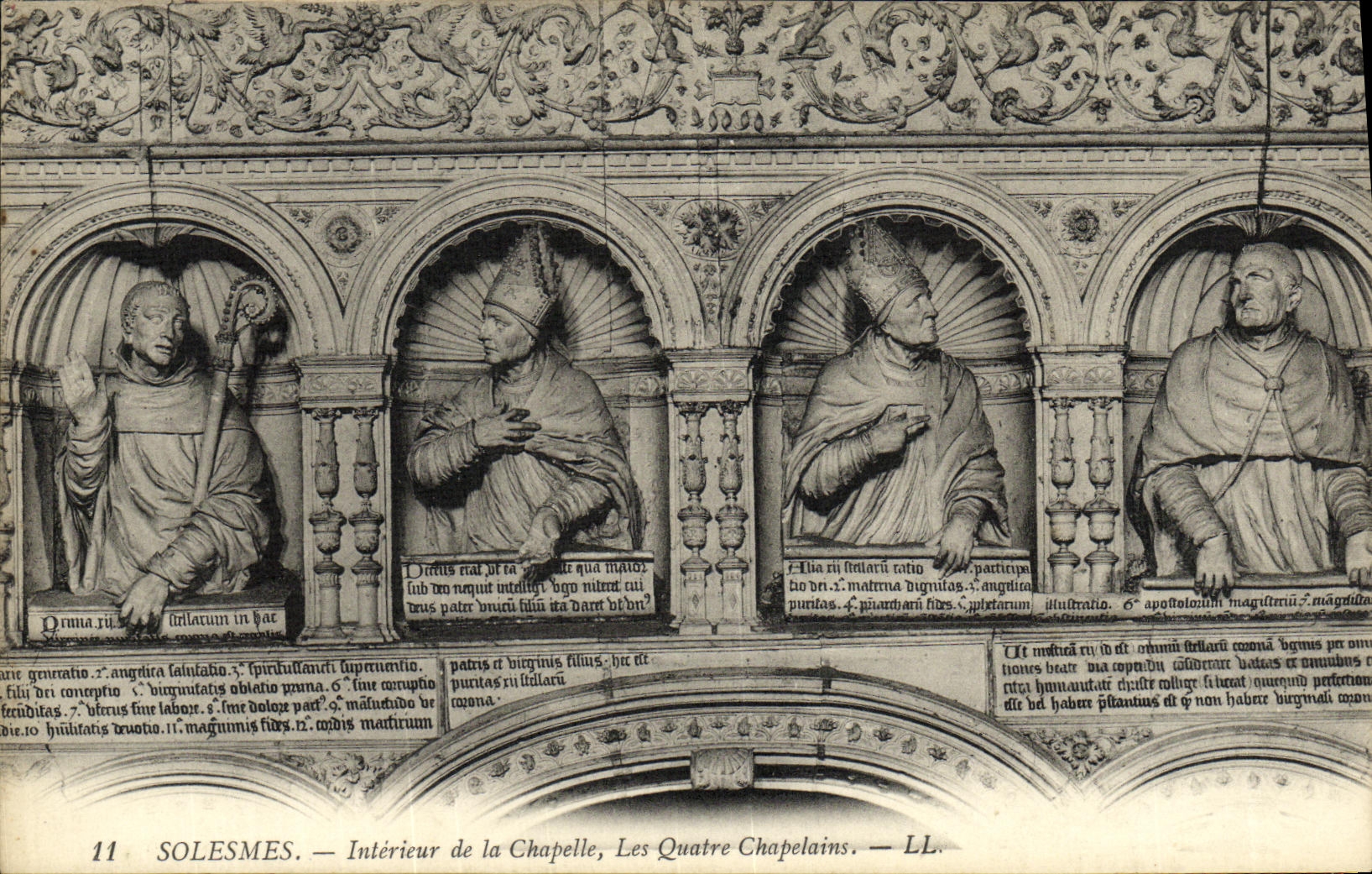CPA Solesmes Interieur de la ChapelleLes Quatre Chapelains