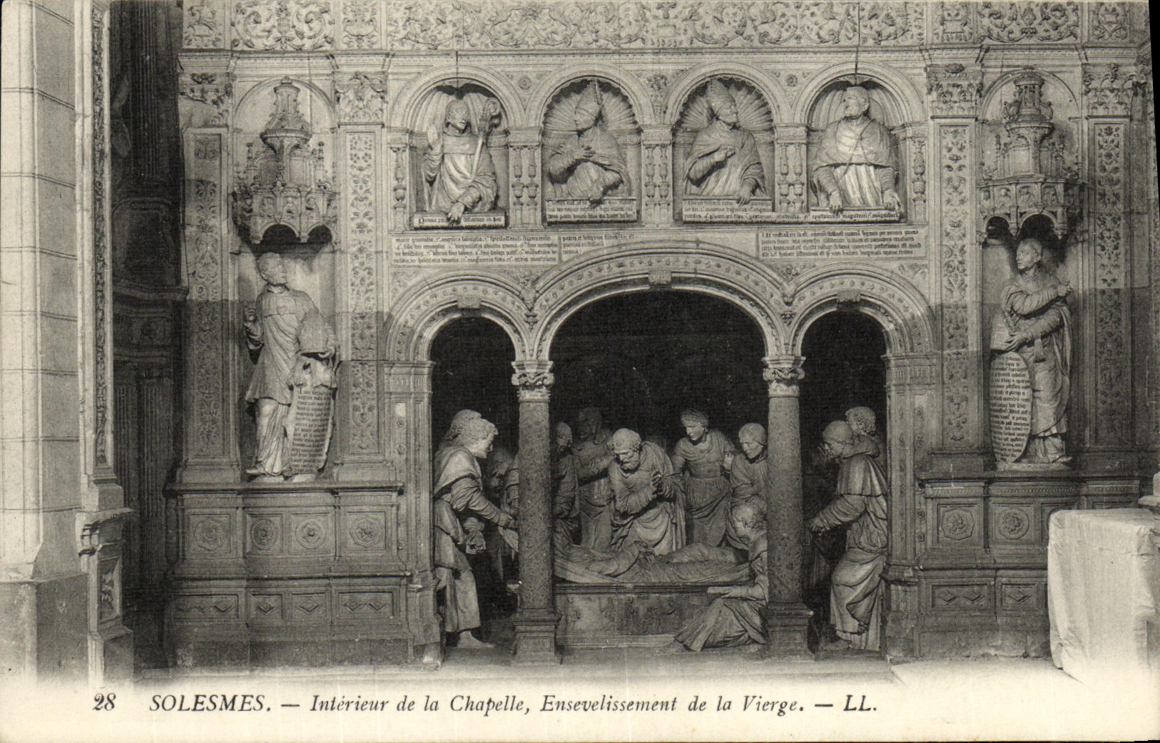 CPA Solesmes Interieur de la chapelle Ensevelissement de la vierge 
