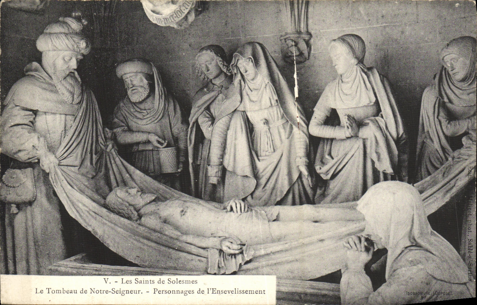 CPA Solesmes Les Saints Le Tombeau de Notre Seigneur Personnages de l ensevelissement