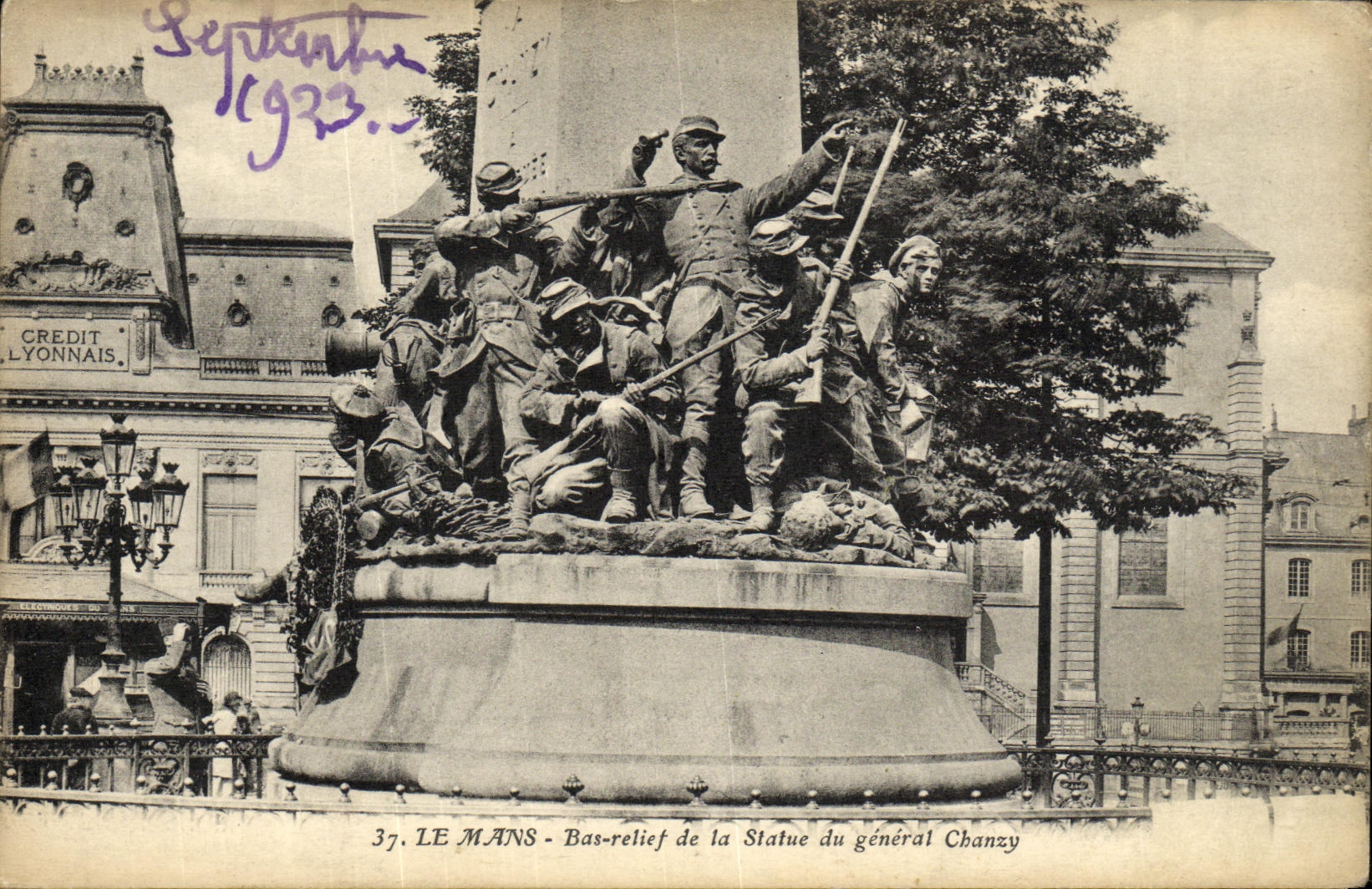 CPA Le Mans Bas relief de la statue du General Chanzy Militaria 