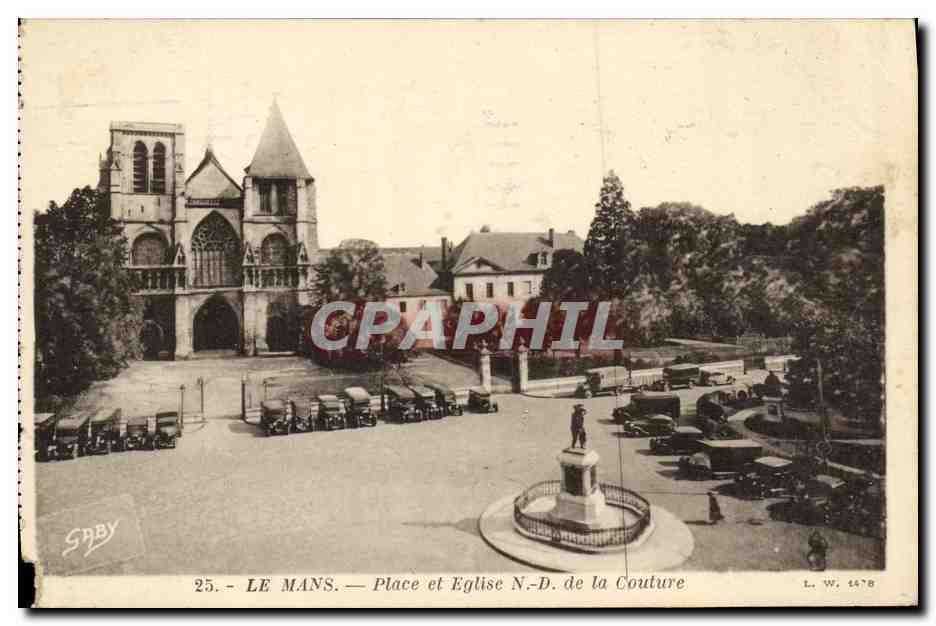 CPA Le Mans Place et Eglise de la Couture