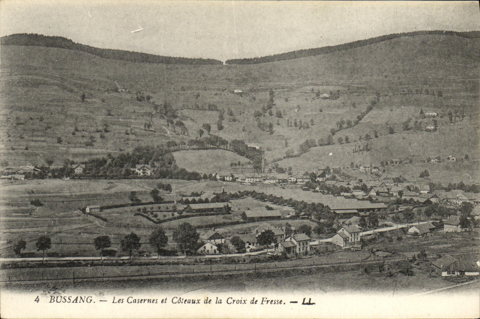 CPA Bussang Les Casernes et Coteaux de la Croix de Fresse