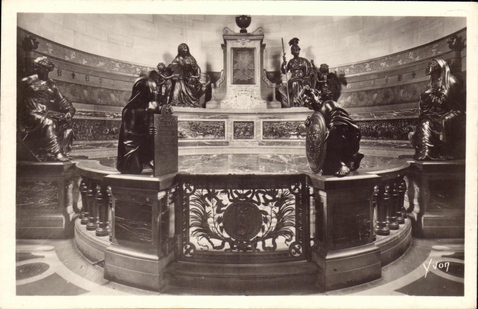 Mausolée d'Henri II, Prince de Condé — Château de Chantilly — Édition d'Art YVON