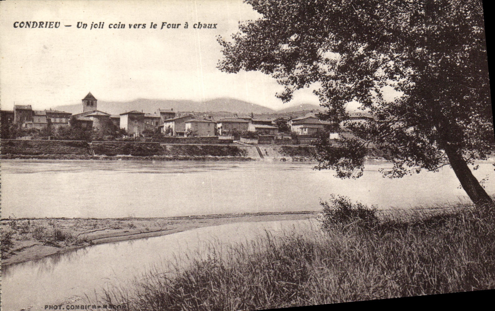 CPA Condrieu Un Joli Coin Vers le Four a Chaux