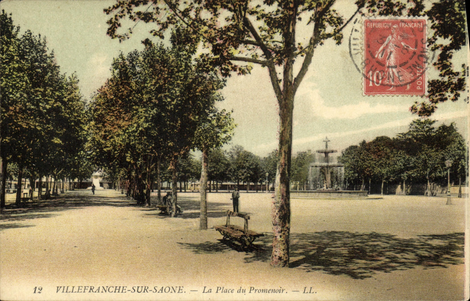 CPA Villefranche Sur Saone La Place du Promenoir