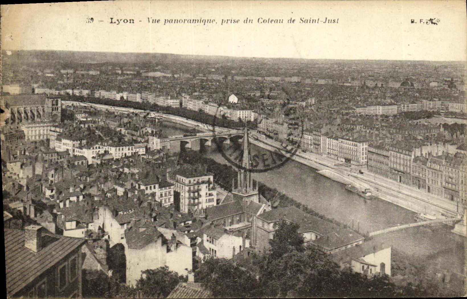 CPA Lyon Vue Panoramique Prise du Coteau de Saint Just