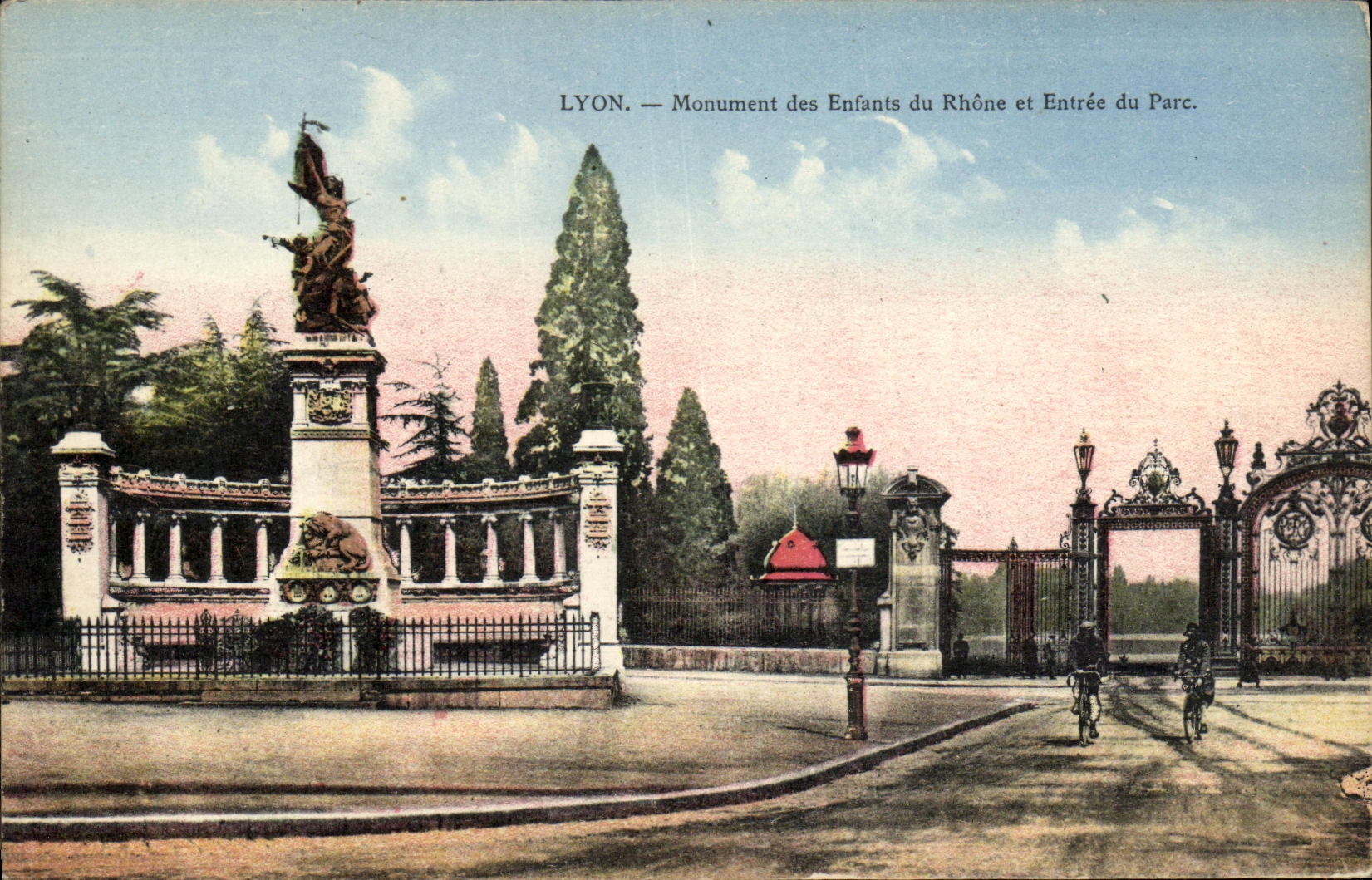 LYON — Monument des Enfants du Rhône et Entrée du Parc