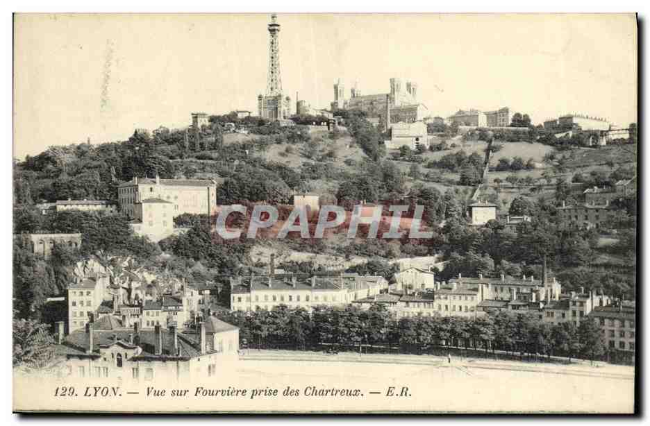 LYON — Vue sur Fourvière prise des Charteux — E.R.