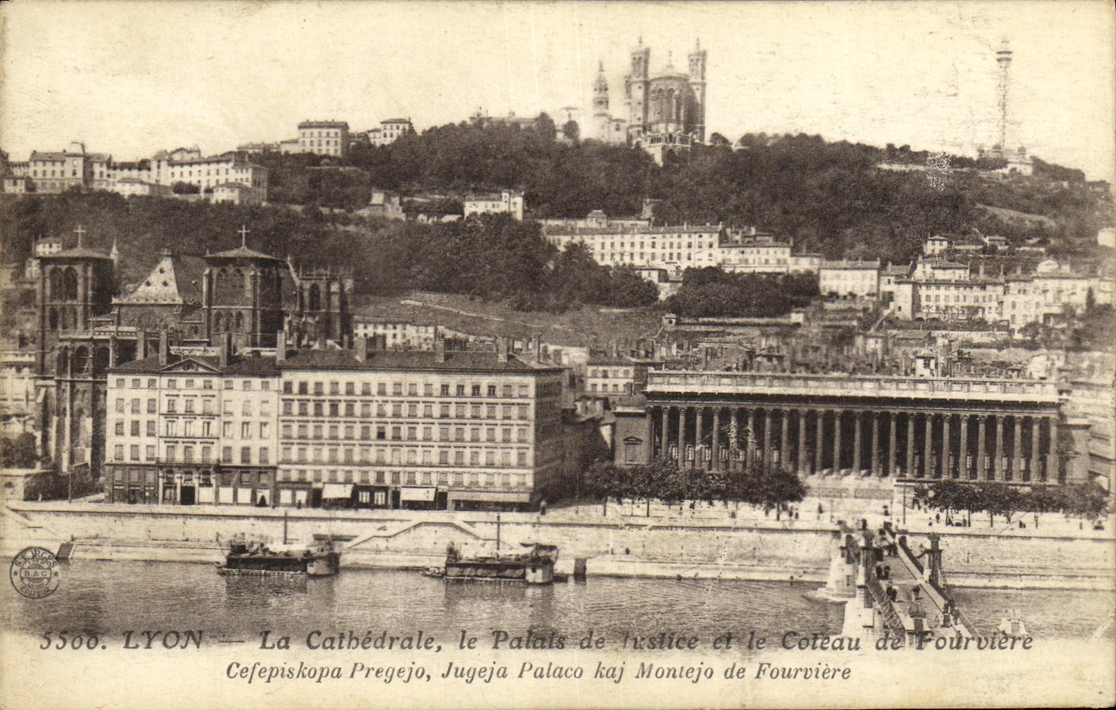LYON — La Cathédrale, le Palais de Justice et le Coteau de Fourvière