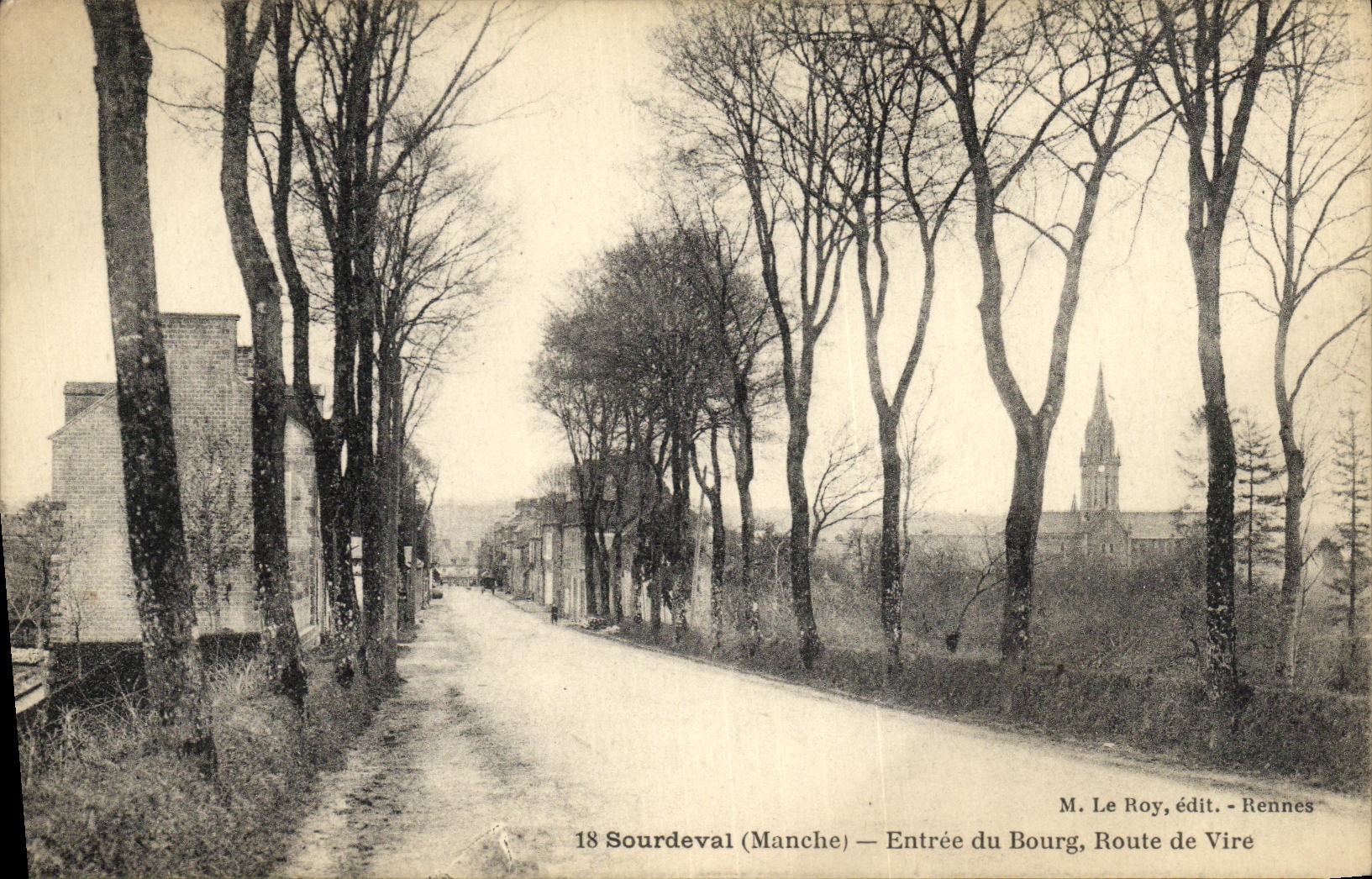 CPA Sourdeval Entree du Bourg Route de Vire