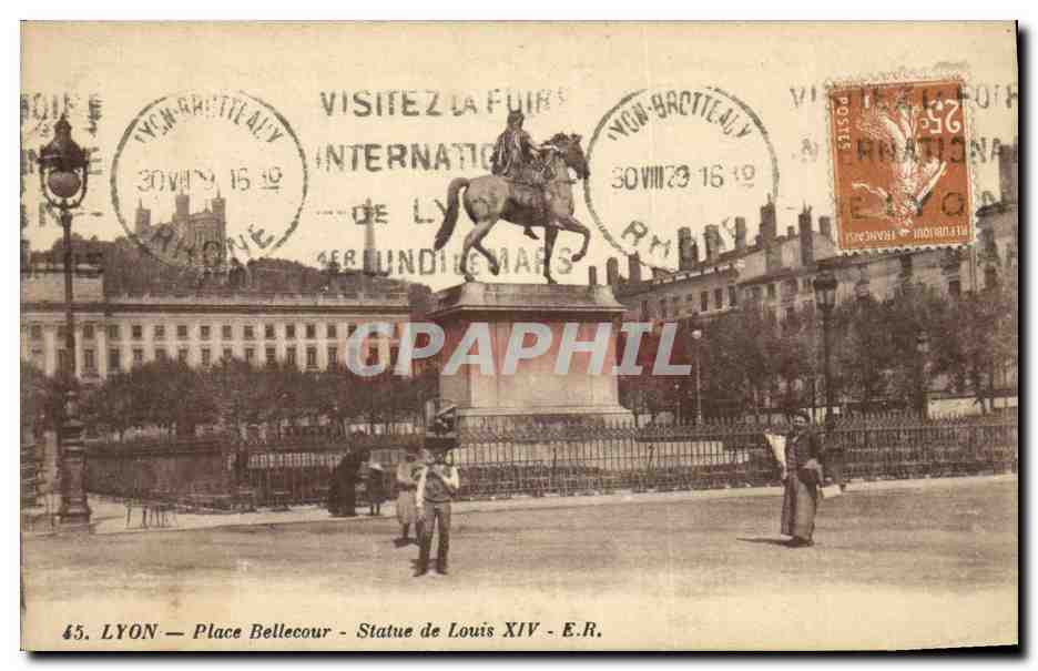 LYON — Place Bellecour — Statue de Louis XIV - E.R.