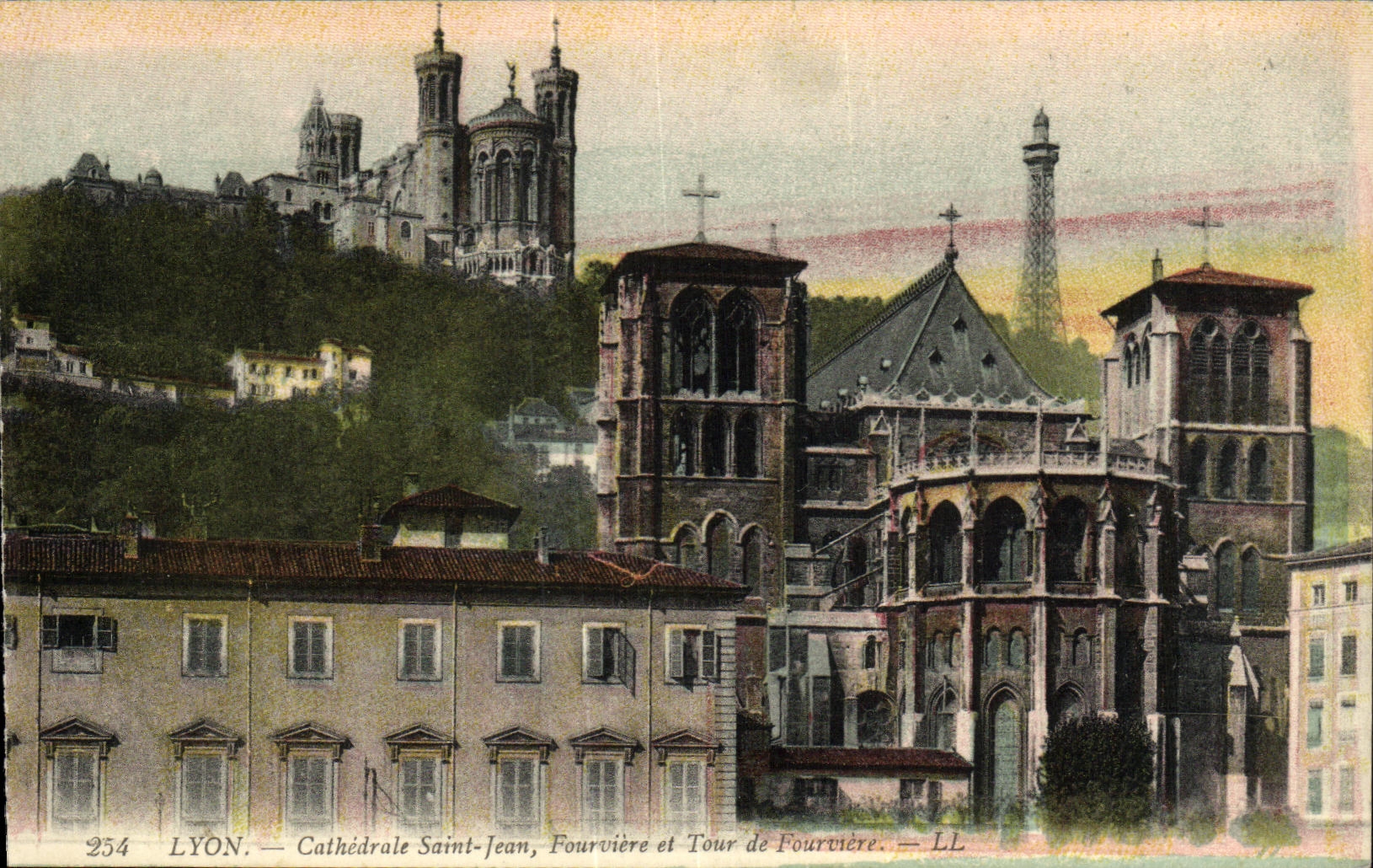 CPA Lyon Cathedrale Saint Jean Fourviere et Tour de Fourviere