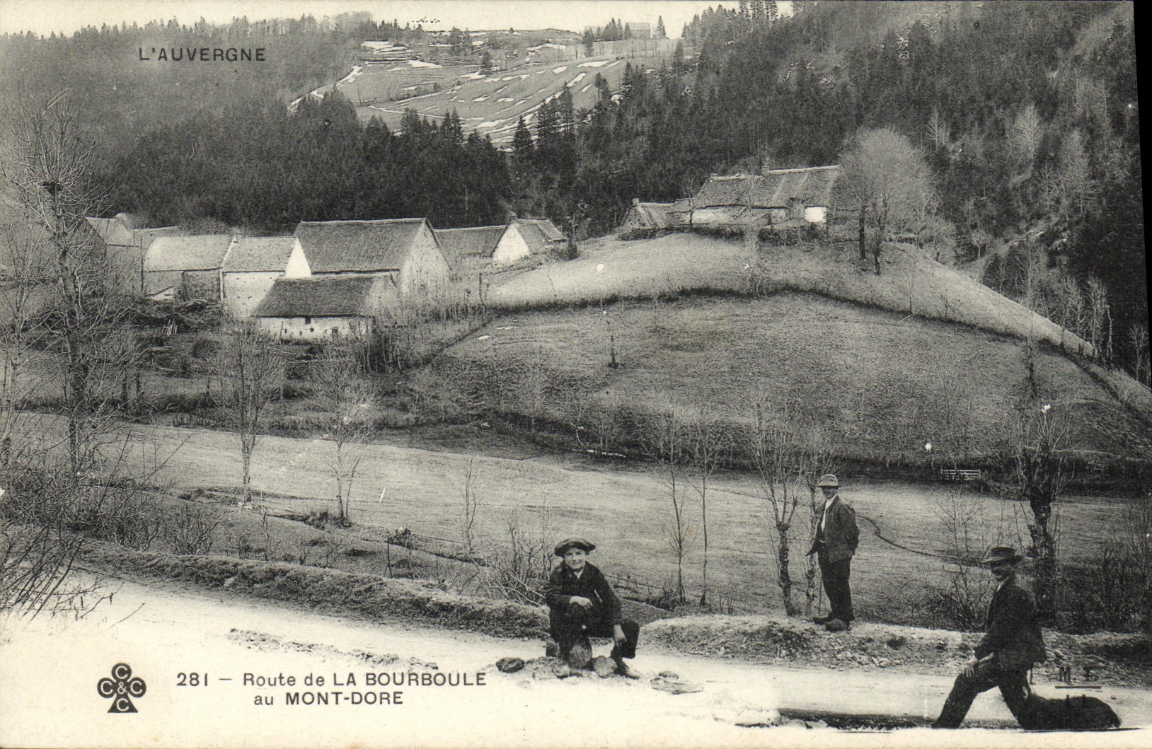 CPA Route de la Bourboule au Mont Dore 