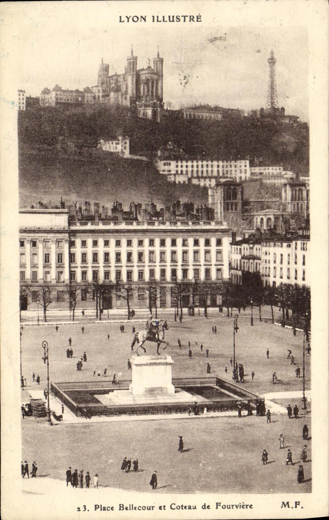 CPA Lyon lllustre Place Bellecour et Coteau de Fourviere
