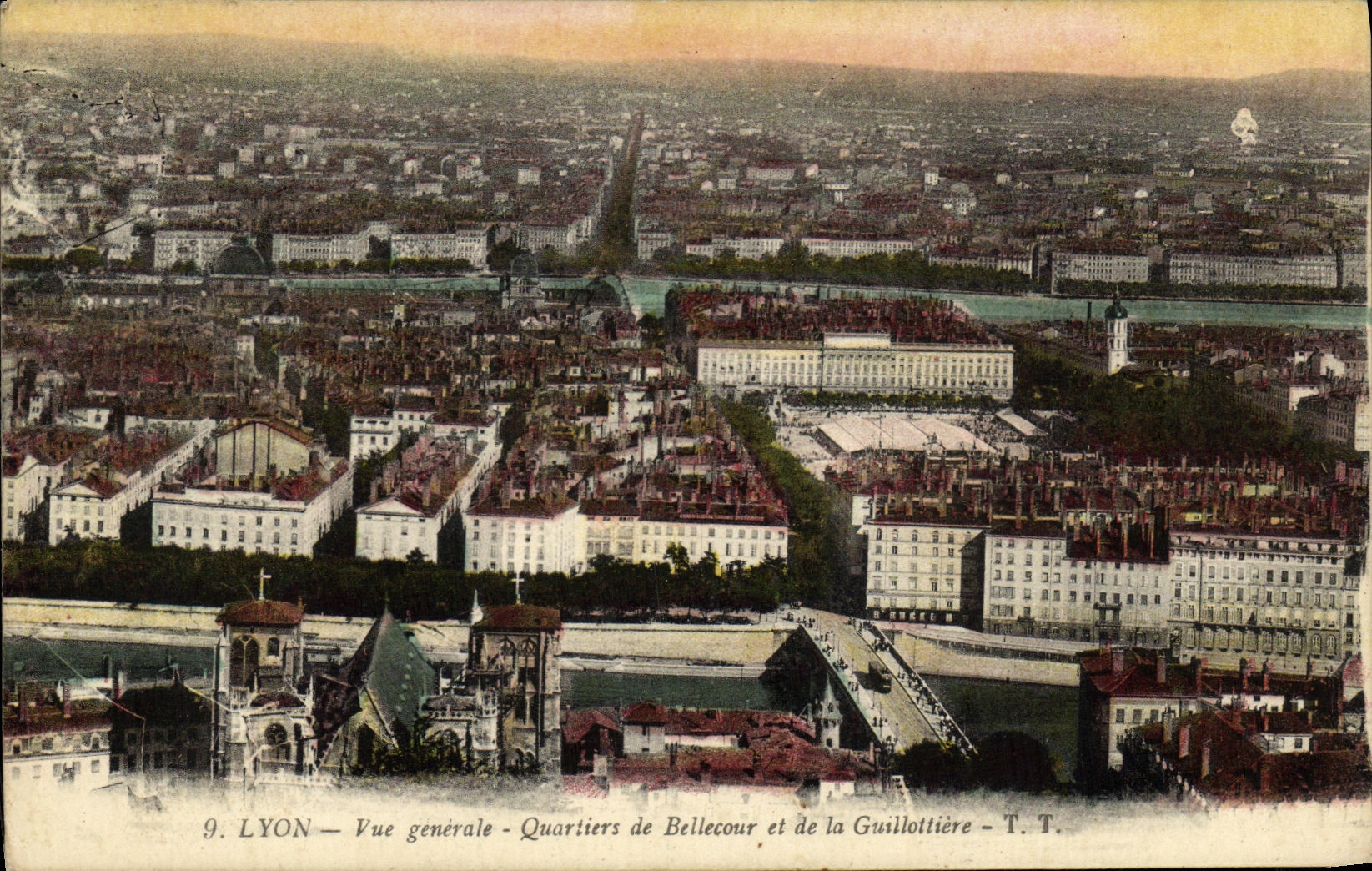 LYON — Vue générale — Quartiers de Bellecour et de la Guillottière — T. T.