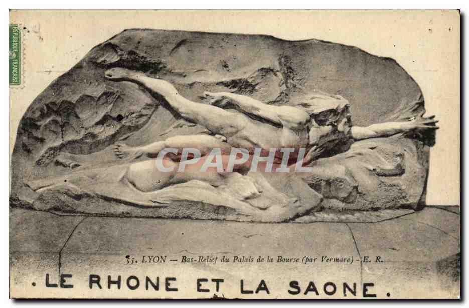 CPA Lyon Bas Relief du Palais de la Bourse Le Rhone et la Saone
