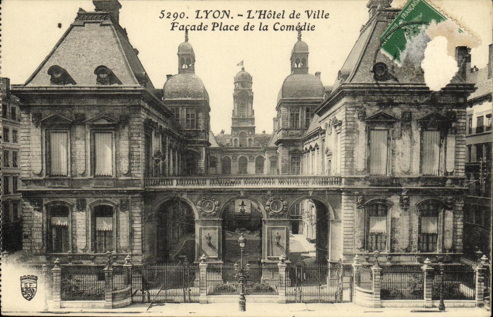 CPA Lyon L Hotel de Ville Facade Place de la Comedie