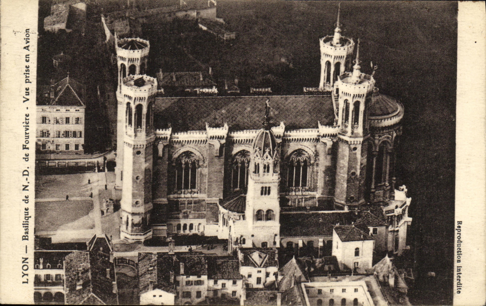CPA Lyon Basilique de N D de Fouviere Vue prsie en Avion