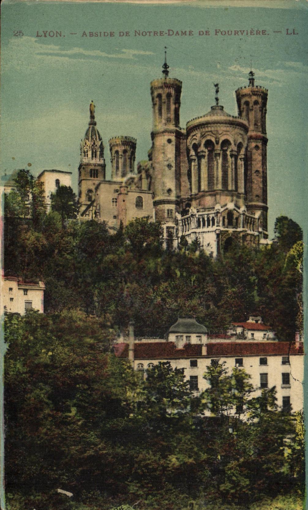 Lyon — Nave der Notre-Dame de Fourvière — LL