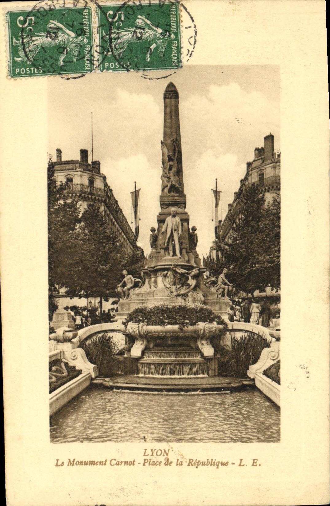 LYON — Le Monument Carnot - Place de la République — L. E.