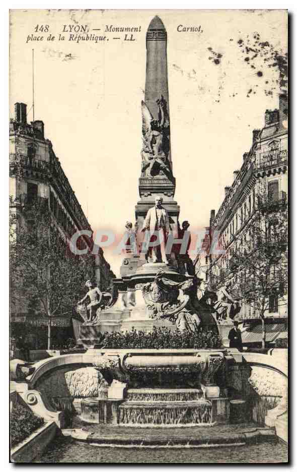 CPA Lyon Le Monument Carnot Place de la Republique 