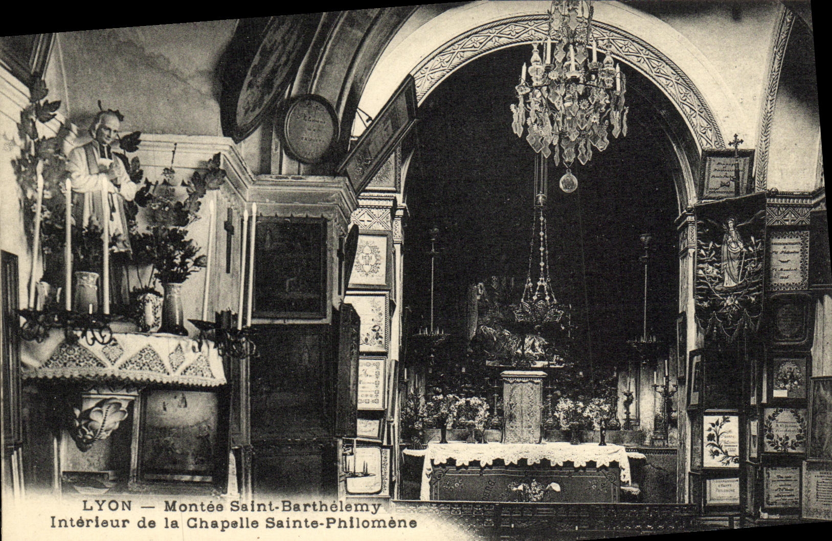 LYON — Montée Saint-Barthélemy — Intérieur de la Chapelle Sainte-Philomène