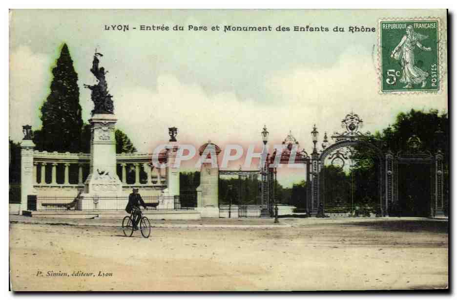 CPA Lyon Entree du parc et Monument des Enfants du Rhone