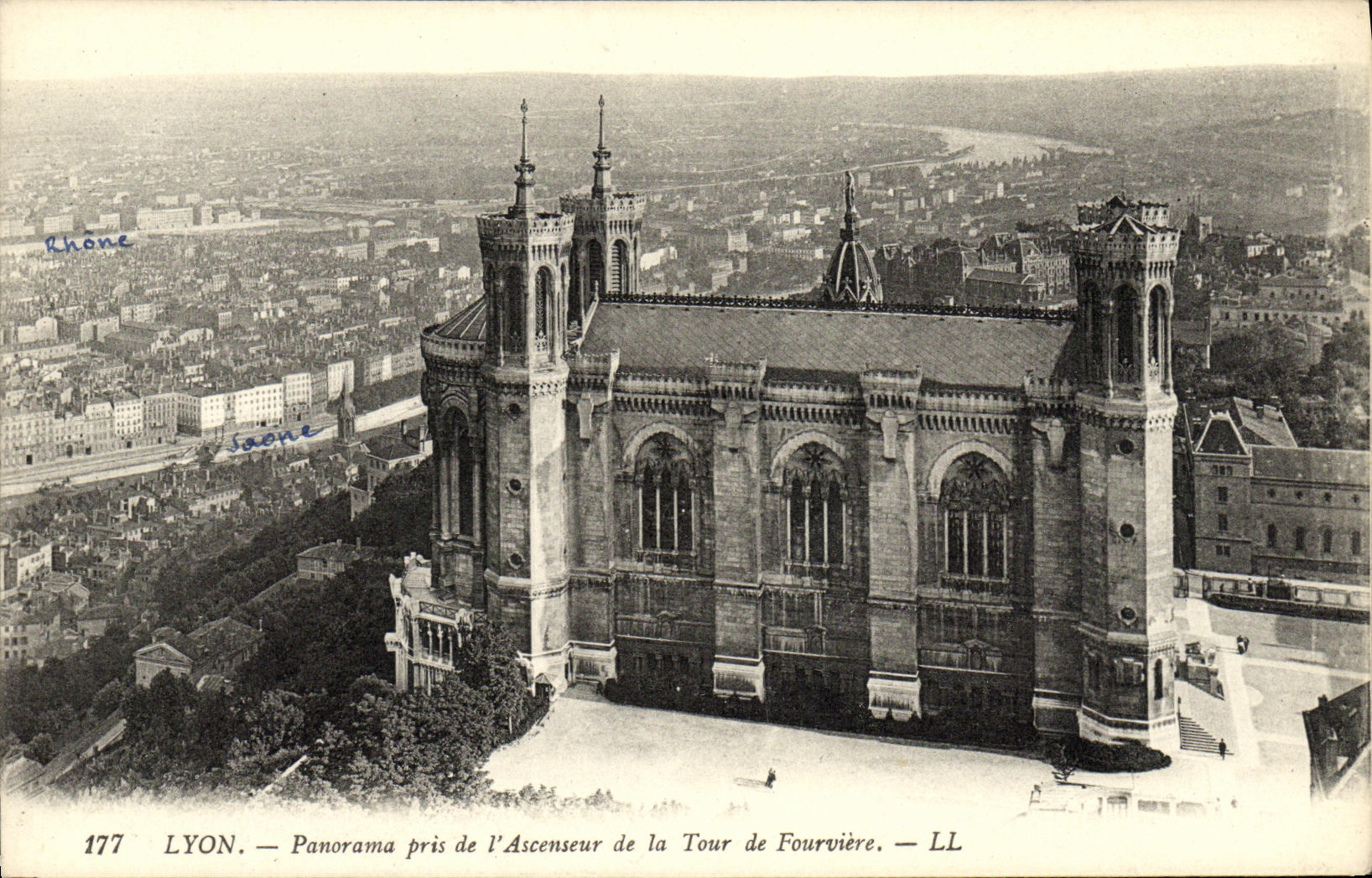 LYON — Panorama pris de l'Ascenseur de la Tour de Fourvière — LL