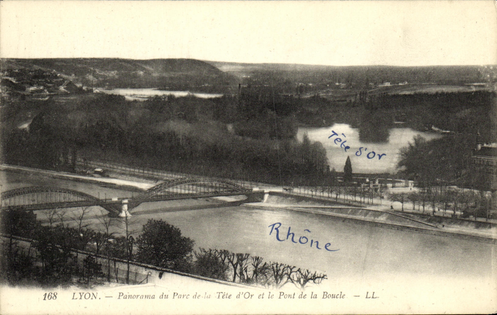CPA Lyon Pamorama du Parc de Tete d or et le pont de la boucle 