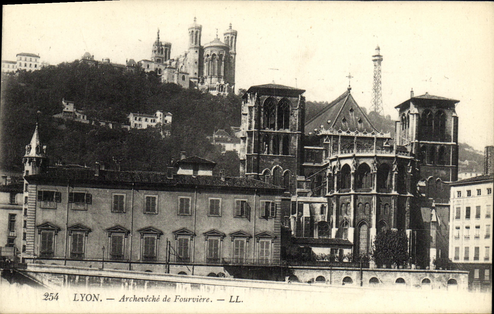 CPA Lyon Archeveche de Fourviere