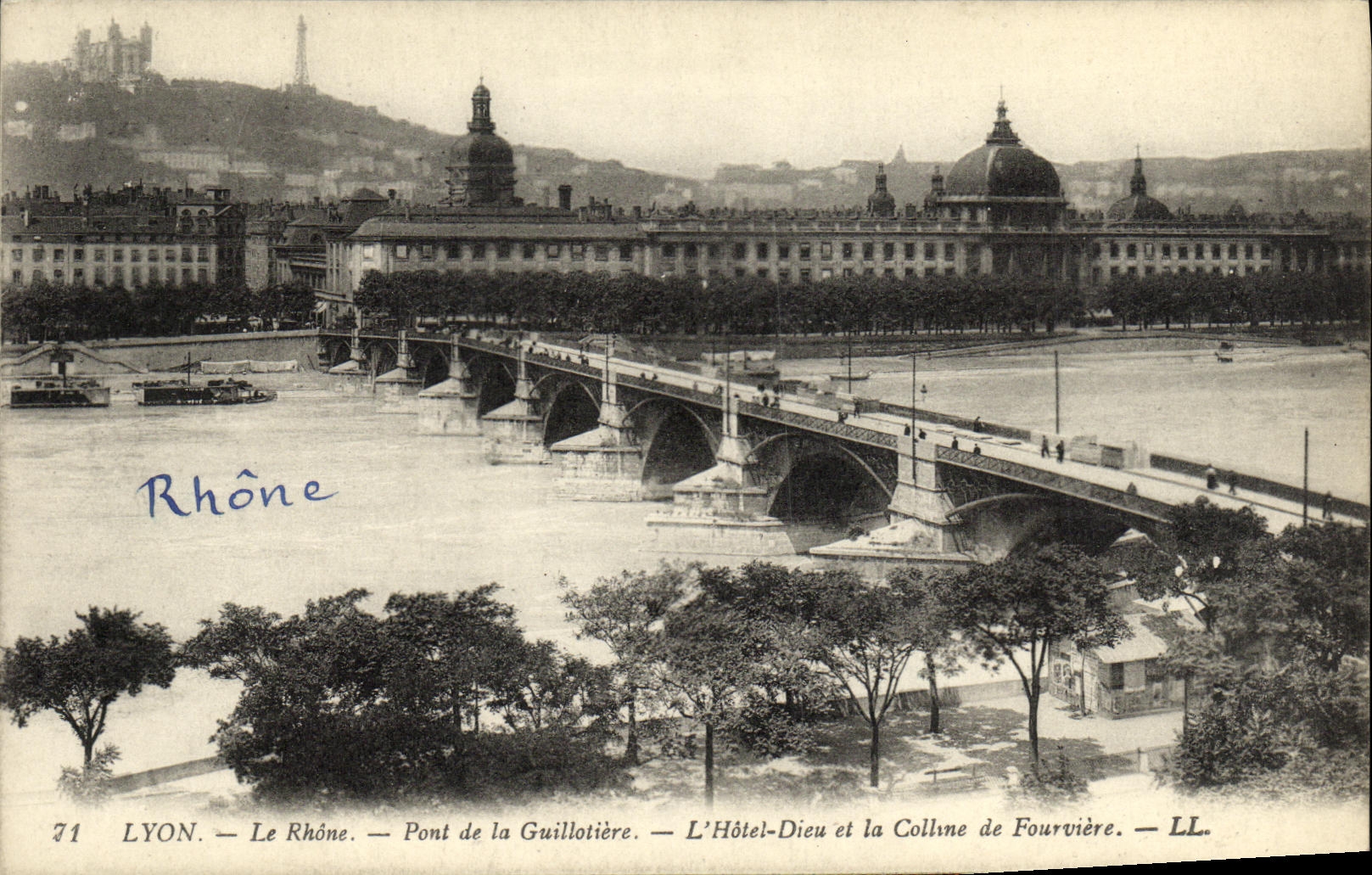 CPA Lyon Le Rhone Pont de la Guillotiere L Hotel Dieu et la Colline