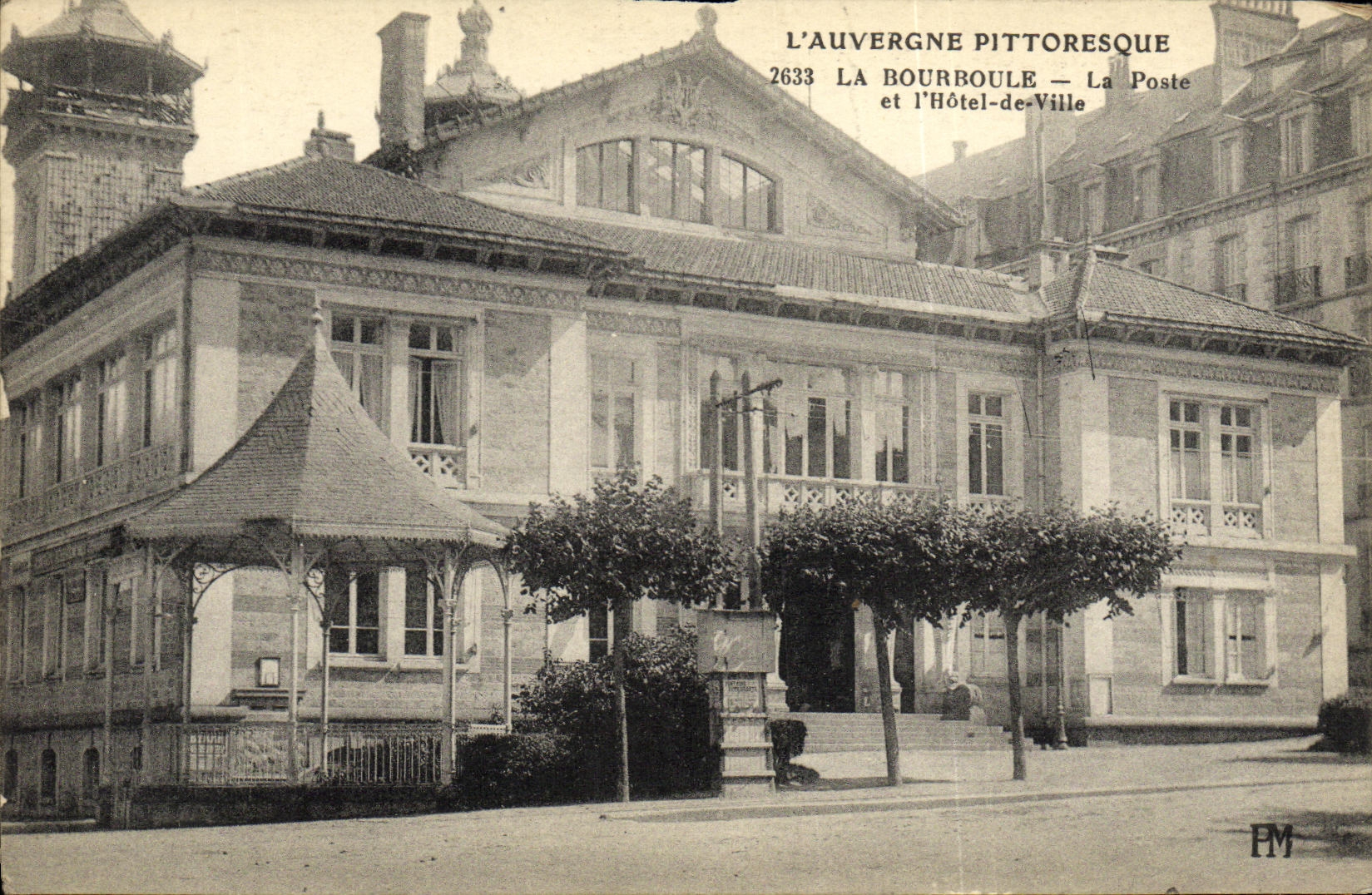 CPA La Bourboule La Poste et L Hotel de Ville