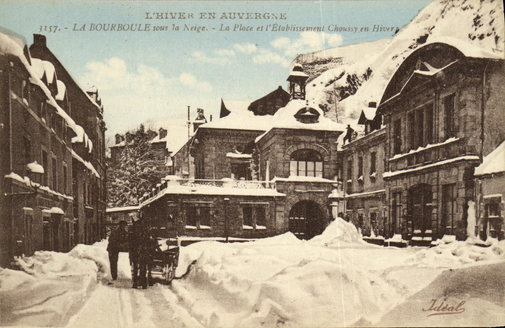 La Bourboule sous la Neige — La Place et l'Établissement Choussy en Hiver — Éditeur Ideal, n° 3157