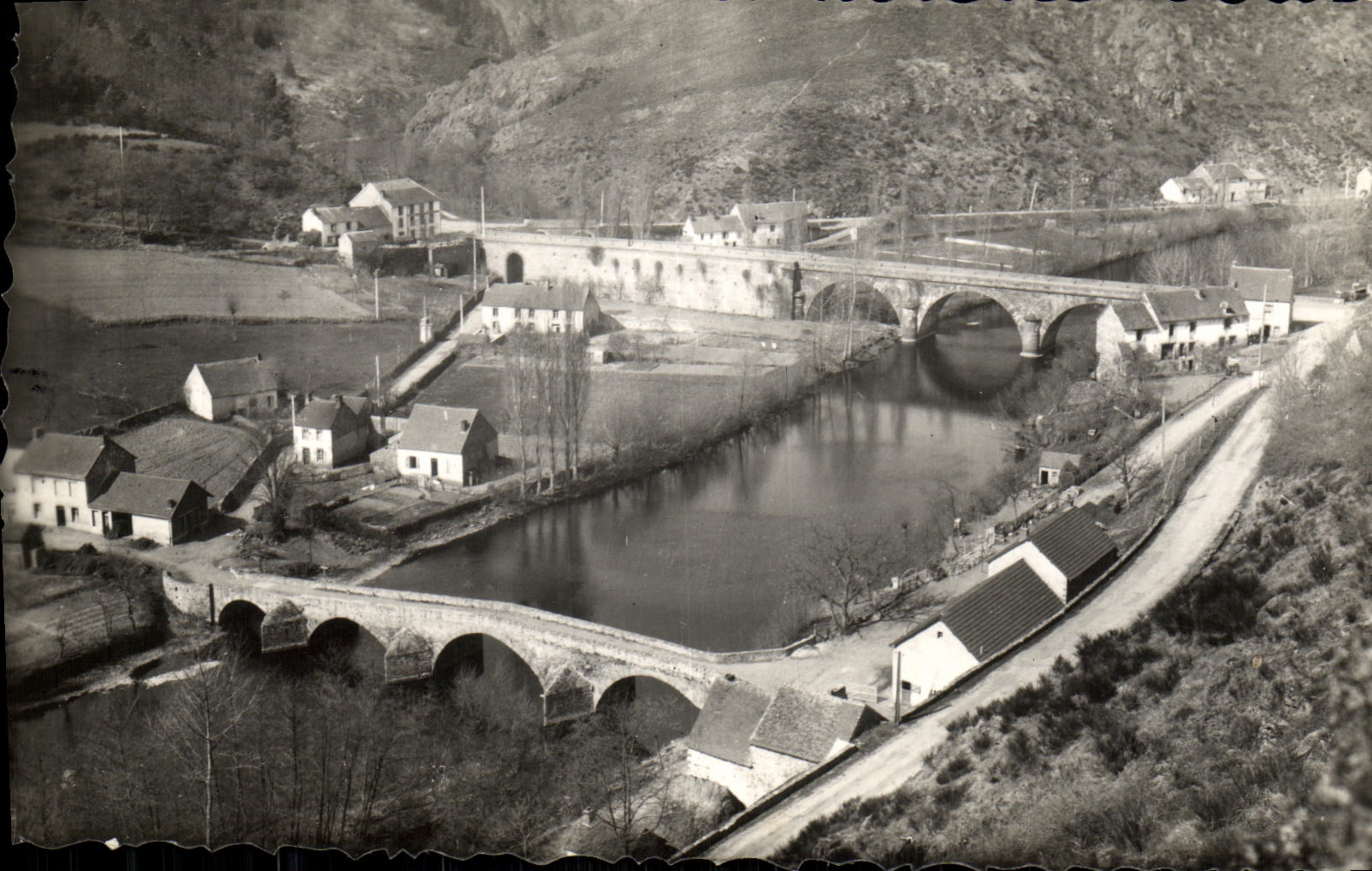 CPM Gorges de Chouvigny Pont du Menat Vue Generale