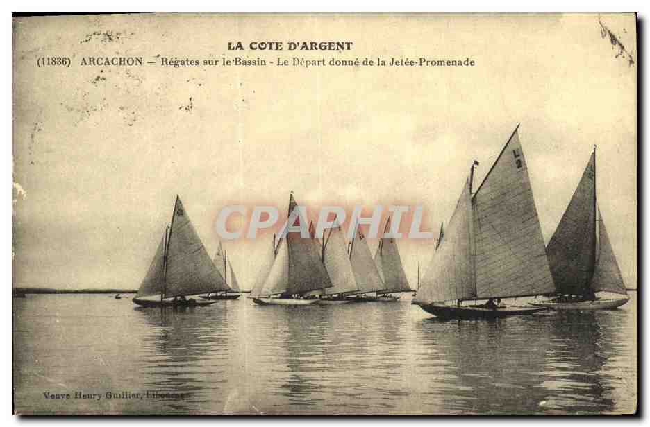 CPA Arcachon Regates sur le bassin Le depart donne de la jetee promenade Bateaux 
