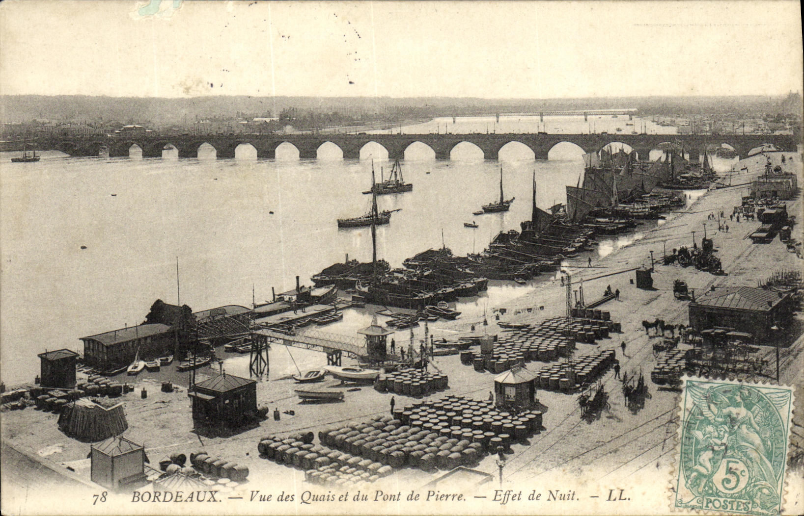 CPA Bordeaux Vue Des Quais et du Pont de pierre Effet