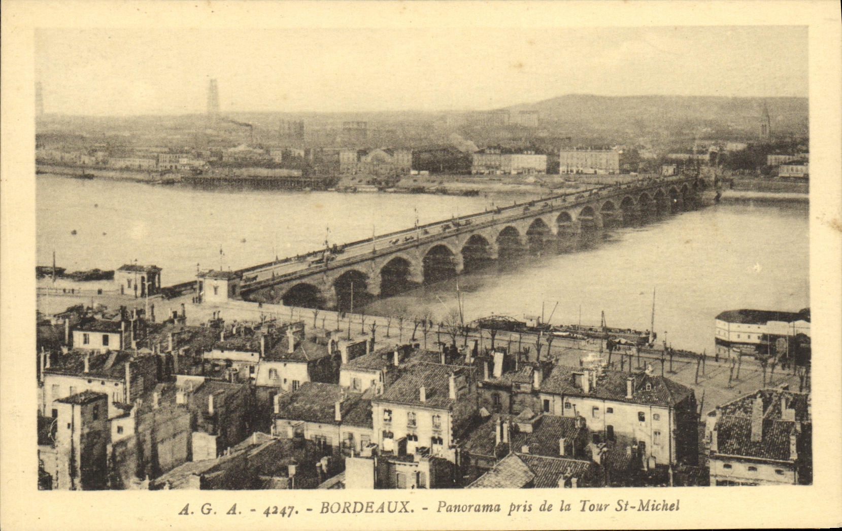 Bordeaux - Panorama pris de la Tour St-Michel — A.G.A. - 4247