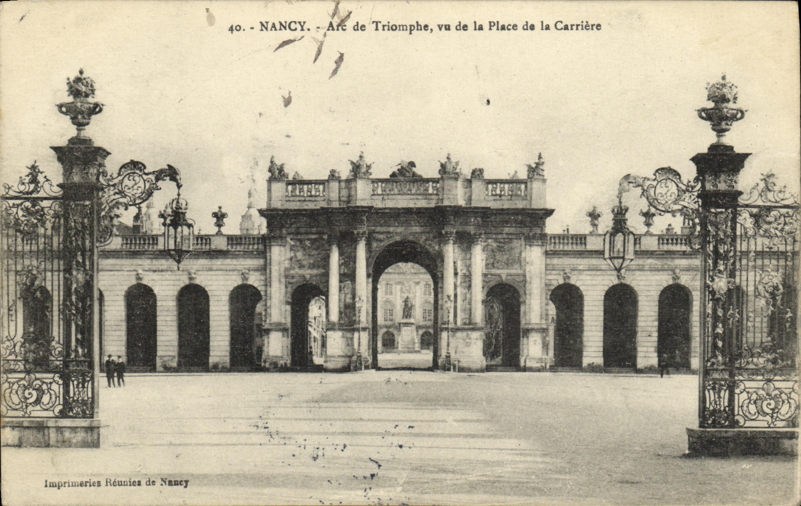 CPA Nancy Arc de Triomphe Vu de la Place de la Carriere